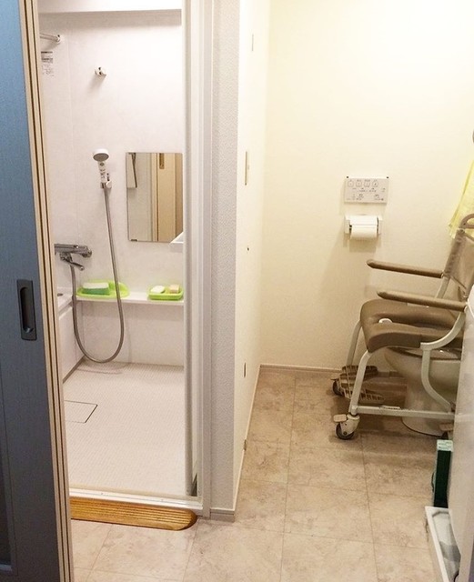 トイレ壁撤去2.jpg